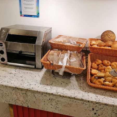 Hotel Apartments Villaggio Dei Fiori 4 Stars Luxury - Great Family Resort - Pet Friendly - With Hypermarket - Delivery Restaurant-Pizzeria - Room Breakfast With Supplement - Ultra Fast Wi-Fi - Play Area For Children - Olympic Swimming Pool - Parking Caorle Extérieur photo