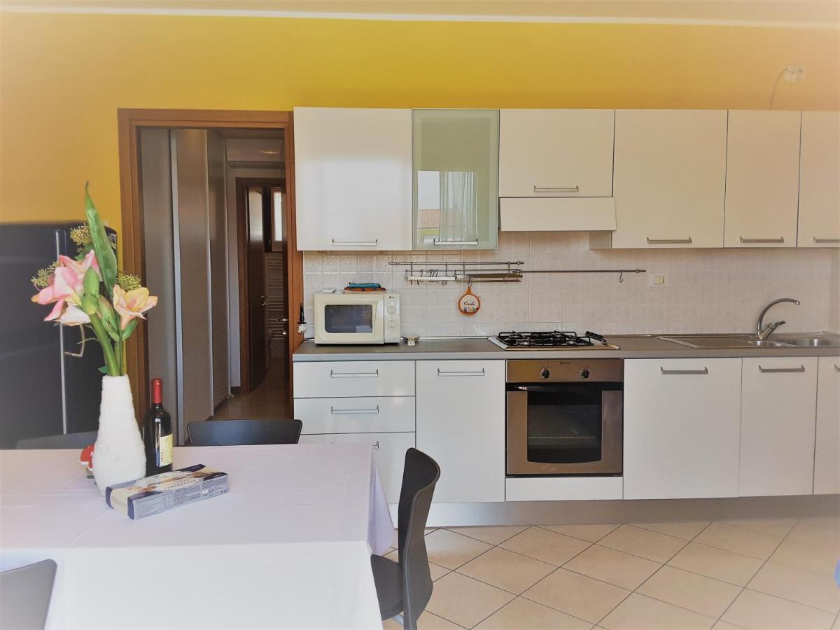 Hotel Apartments Villaggio Dei Fiori 4 Stars Luxury - Great Family Resort - Pet Friendly - With Hypermarket - Delivery Restaurant-Pizzeria - Room Breakfast With Supplement - Ultra Fast Wi-Fi - Play Area For Children - Olympic Swimming Pool - Parking Caorle Extérieur photo