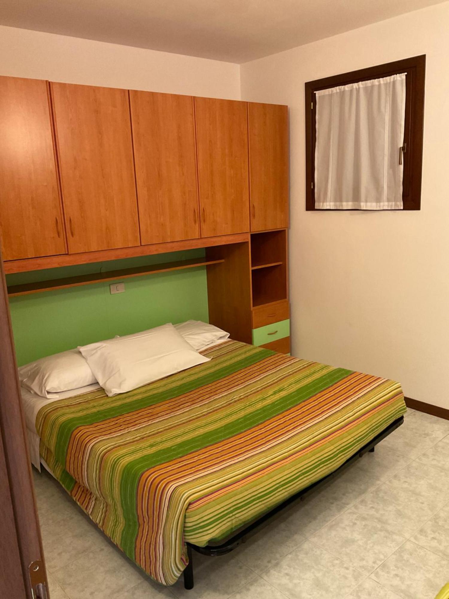 Hotel Apartments Villaggio Dei Fiori 4 Stars Luxury - Great Family Resort - Pet Friendly - With Hypermarket - Delivery Restaurant-Pizzeria - Room Breakfast With Supplement - Ultra Fast Wi-Fi - Play Area For Children - Olympic Swimming Pool - Parking Caorle Extérieur photo