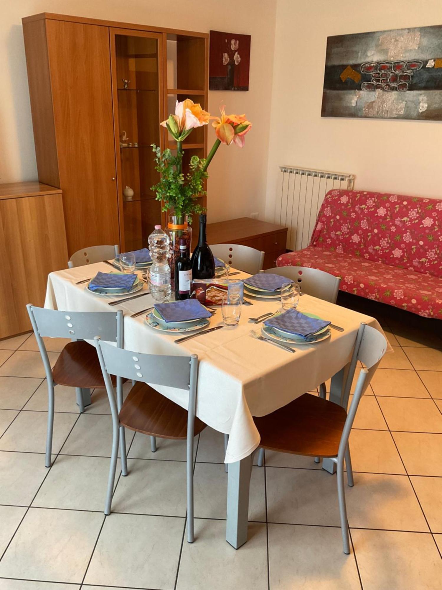 Hotel Apartments Villaggio Dei Fiori 4 Stars Luxury - Great Family Resort - Pet Friendly - With Hypermarket - Delivery Restaurant-Pizzeria - Room Breakfast With Supplement - Ultra Fast Wi-Fi - Play Area For Children - Olympic Swimming Pool - Parking Caorle Extérieur photo
